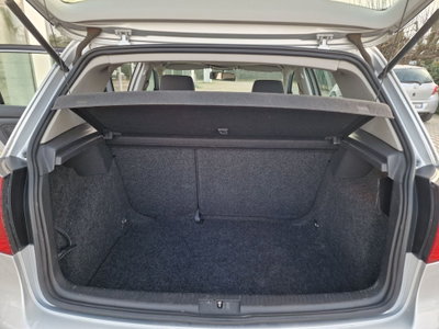 Volkswagen Golf 1.6 16V FSI 5p. Sportline (16)