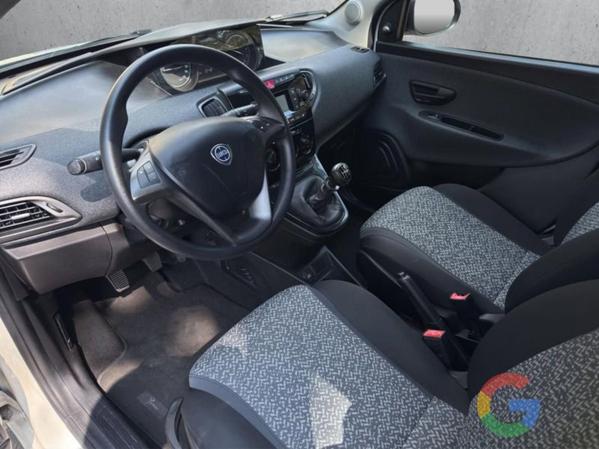 Lancia Ypsilon 1.0 FireFly 5 porte S&S Hybrid Ecochic A. Ferretti (10)