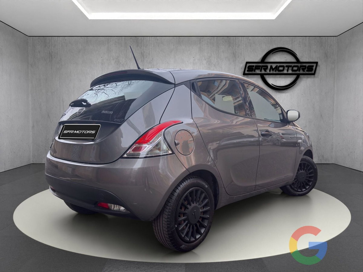 Lancia Ypsilon 1.0 FireFly 5 porte S&S Hybrid Ecochic A. Ferretti (4)