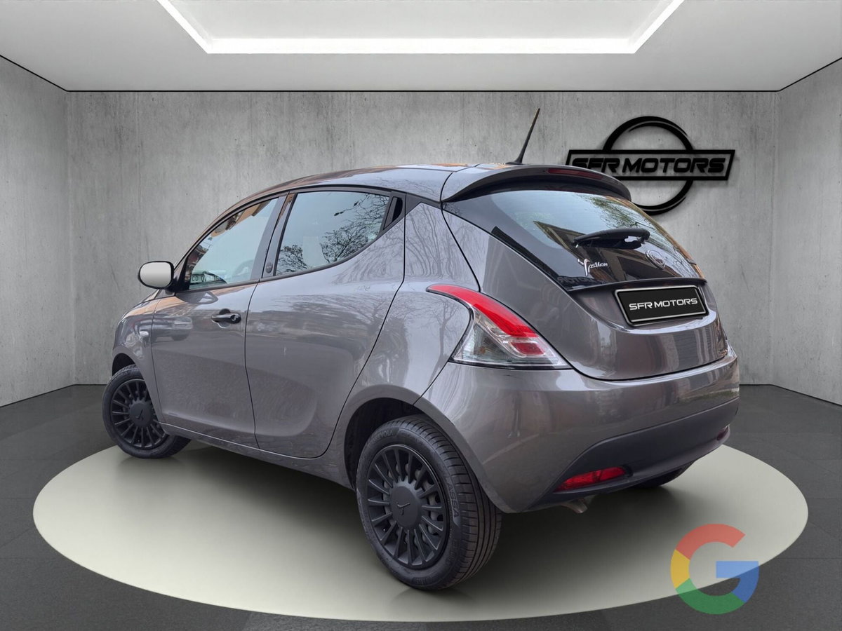 Lancia Ypsilon 1.0 FireFly 5 porte S&S Hybrid Ecochic A. Ferretti (6)