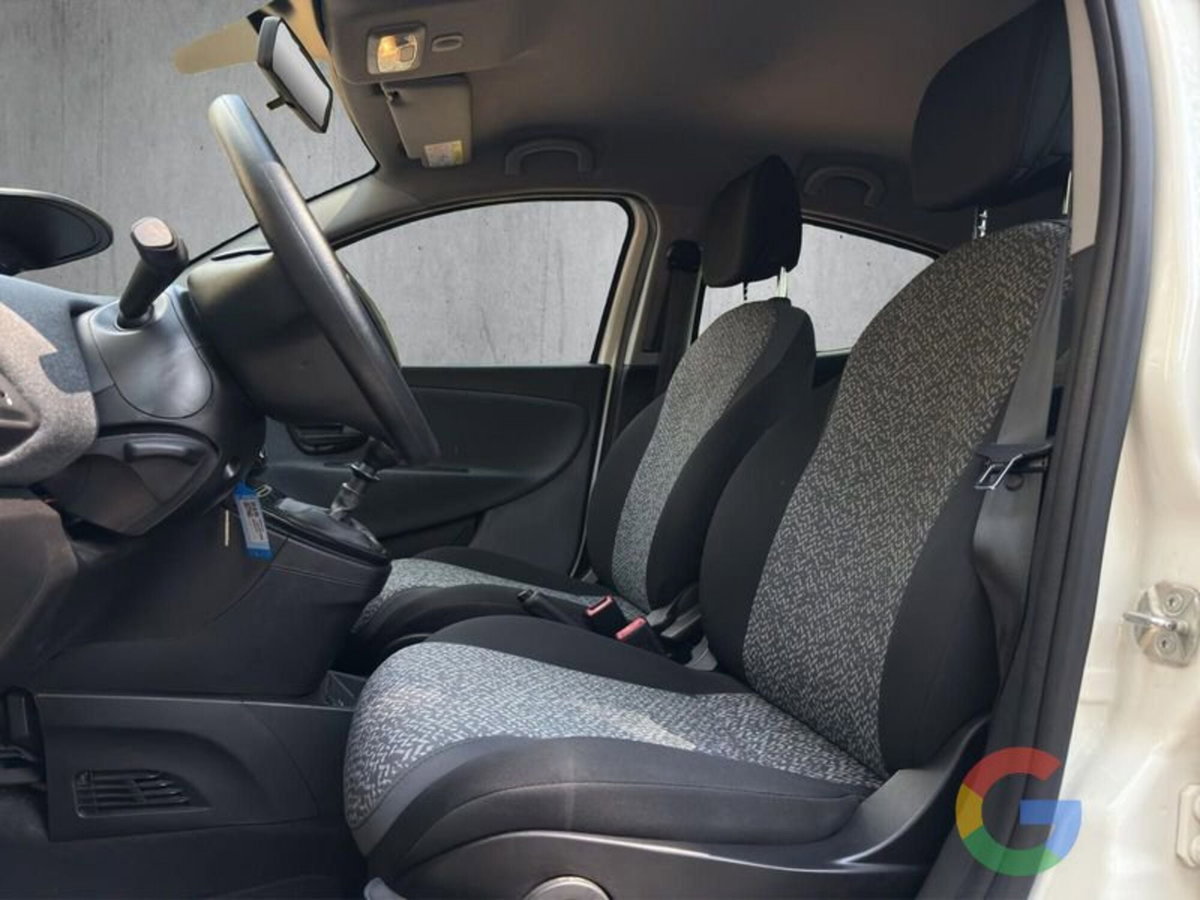 Lancia Ypsilon 1.0 FireFly 5 porte S&S Hybrid Ecochic A. Ferretti (7)
