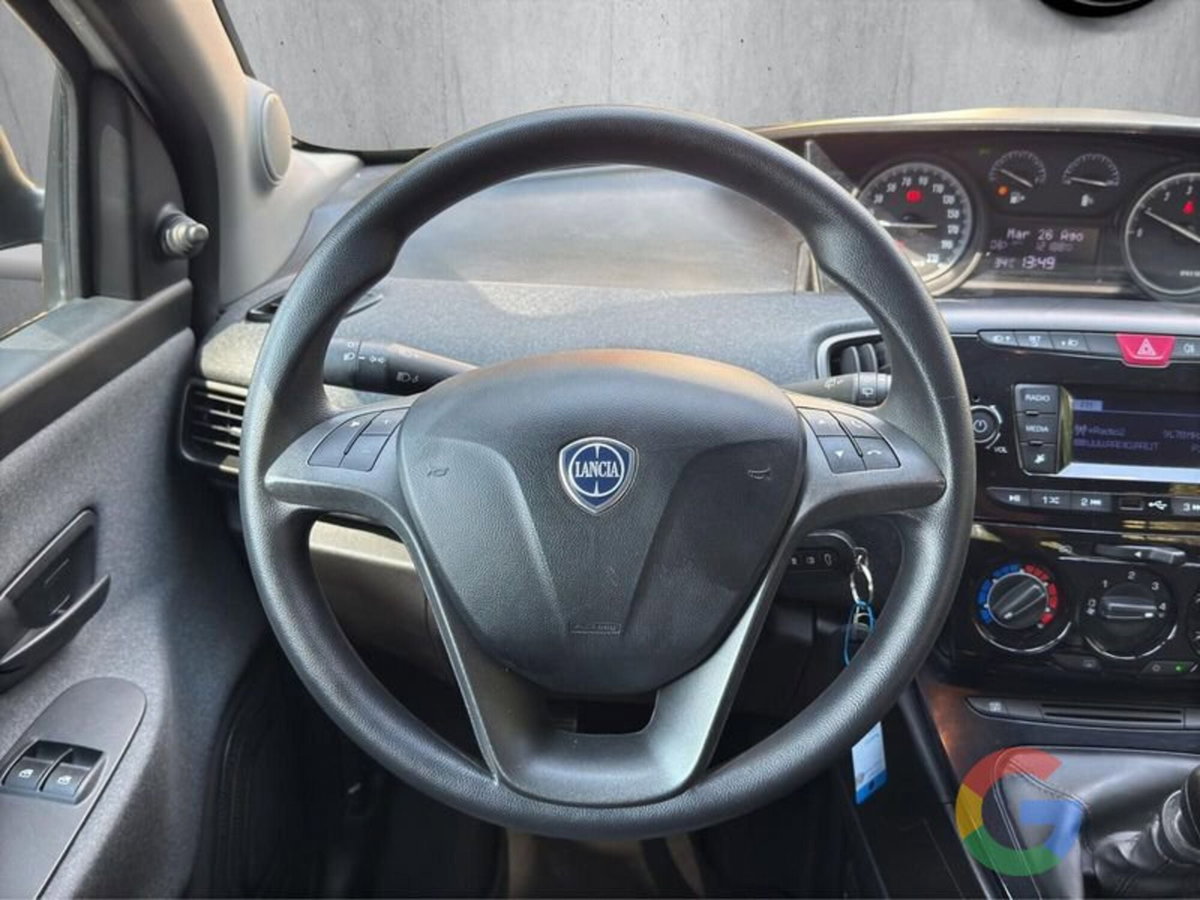 Lancia Ypsilon 1.0 FireFly 5 porte S&S Hybrid Ecochic A. Ferretti (9)