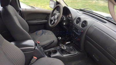 Jeep Cherokee 2.5 CRD Sport (5)