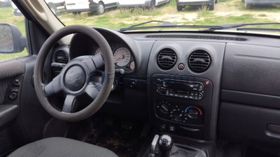 Jeep Cherokee 2.5 CRD Sport (6)
