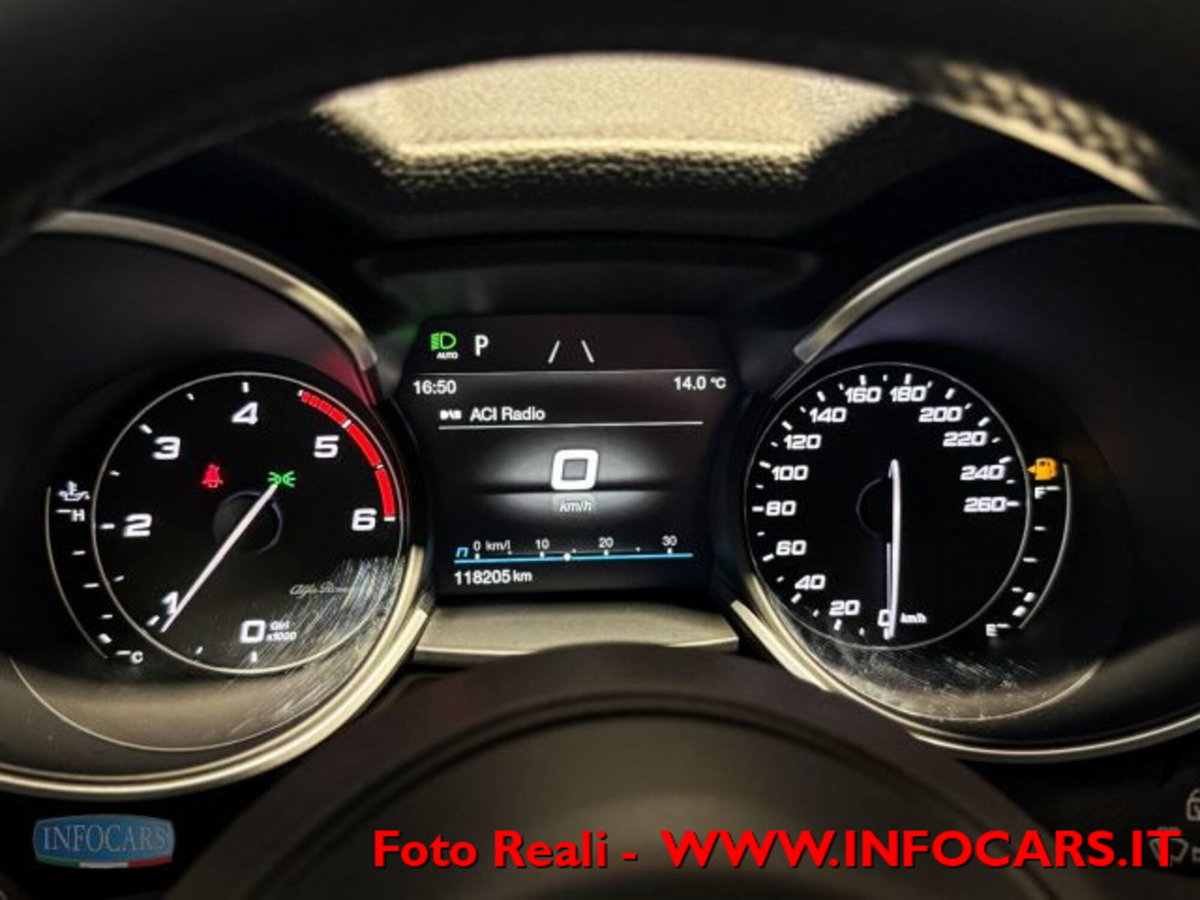 Alfa Romeo Stelvio Stelvio 2.2 Turbodiesel 190 CV AT8 RWD Sprint (12)