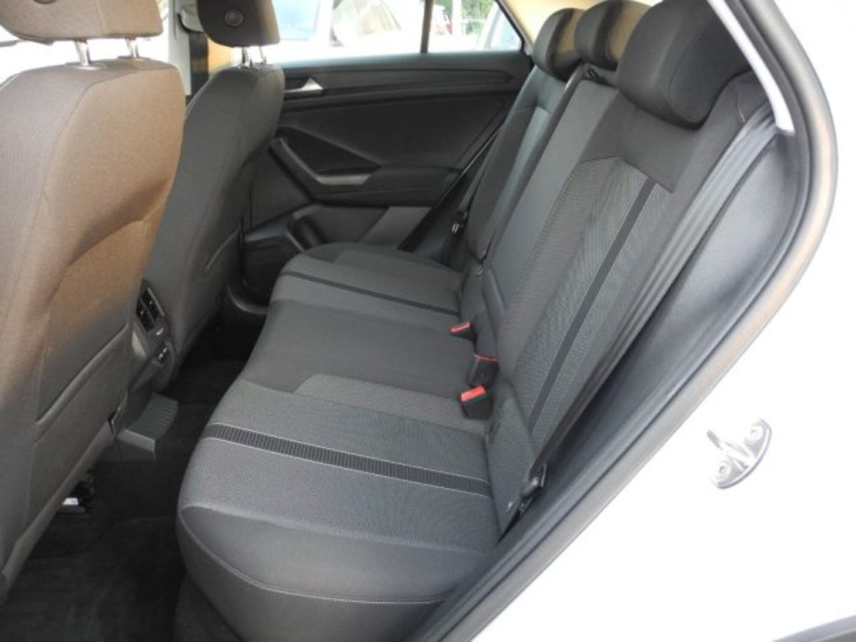 Volkswagen T-Roc 2.0 tdi Life 150cv dsg (12)