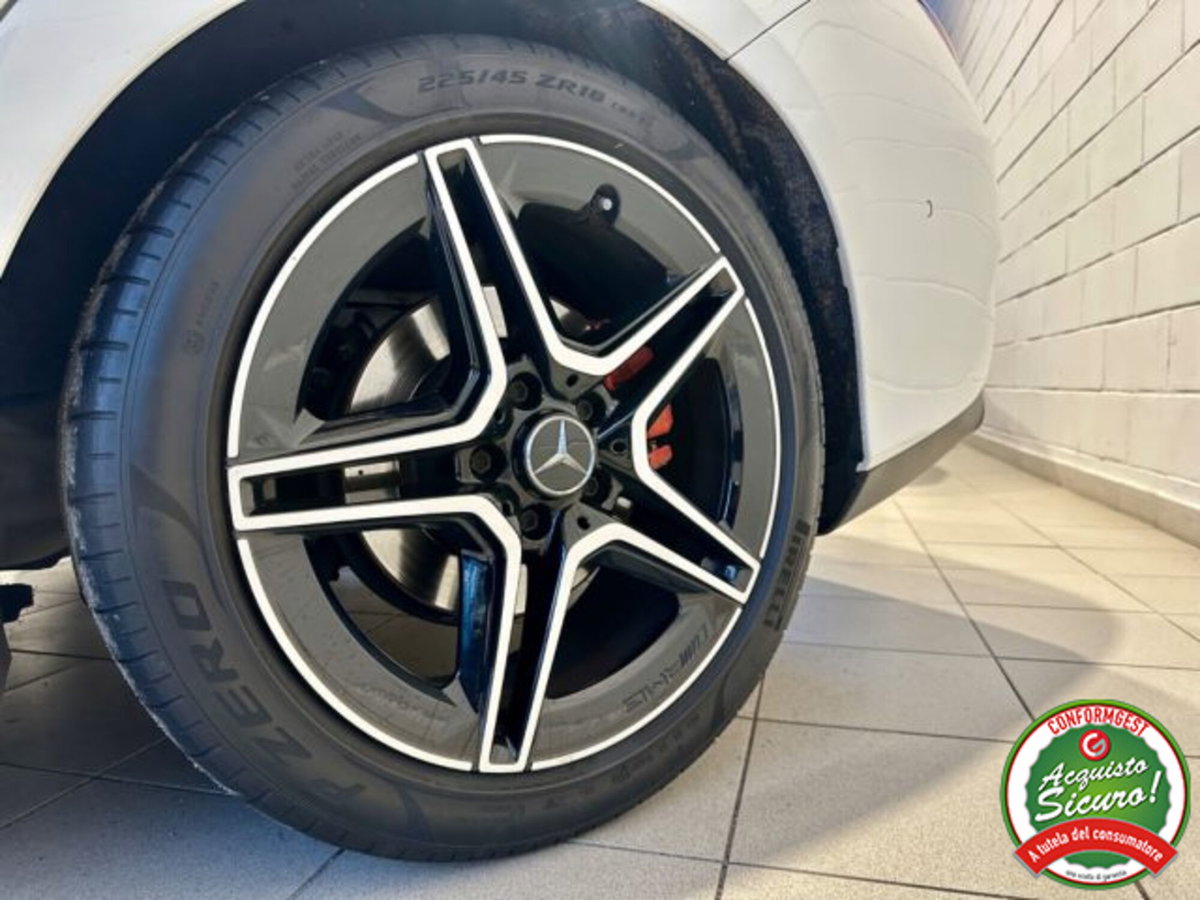 Mercedes-Benz CLA 200 d Automatic 4Matic Premium (8)