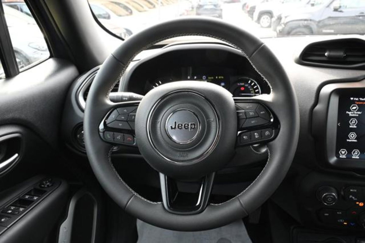 Jeep Renegade 1.3 T4 190CV PHEV 4xe AT6 80th Anniversary (16)