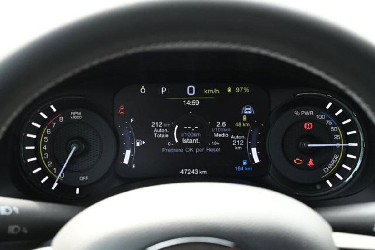Jeep Renegade 1.3 T4 190CV PHEV 4xe AT6 80th Anniversary (17)
