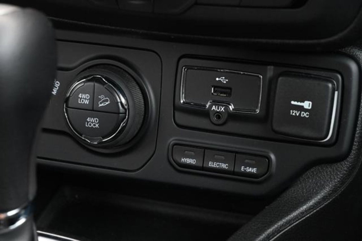 Jeep Renegade 1.3 T4 190CV PHEV 4xe AT6 80th Anniversary (20)