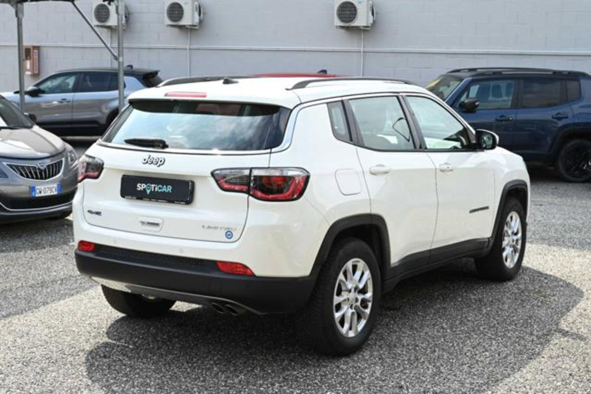 Jeep Compass 1.3 T4 190CV PHEV AT6 4xe Limited (5)