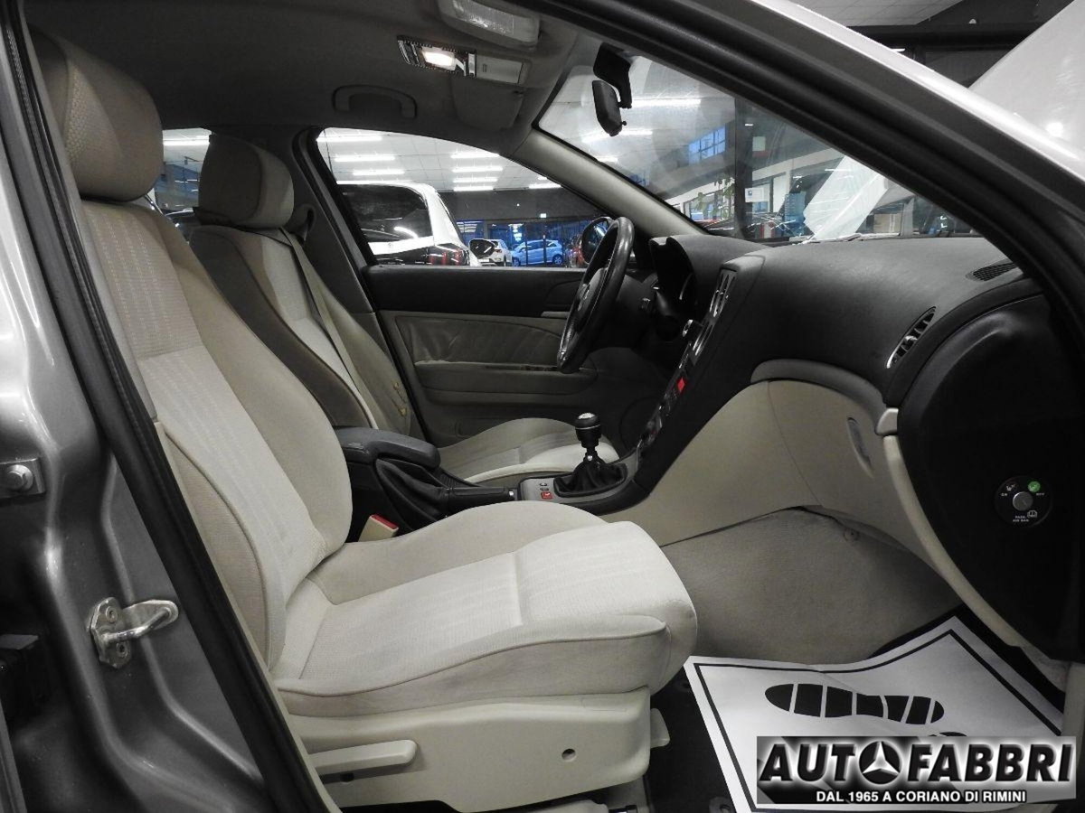 Alfa Romeo 159 1.9 JTS 16V Distinctive (12)