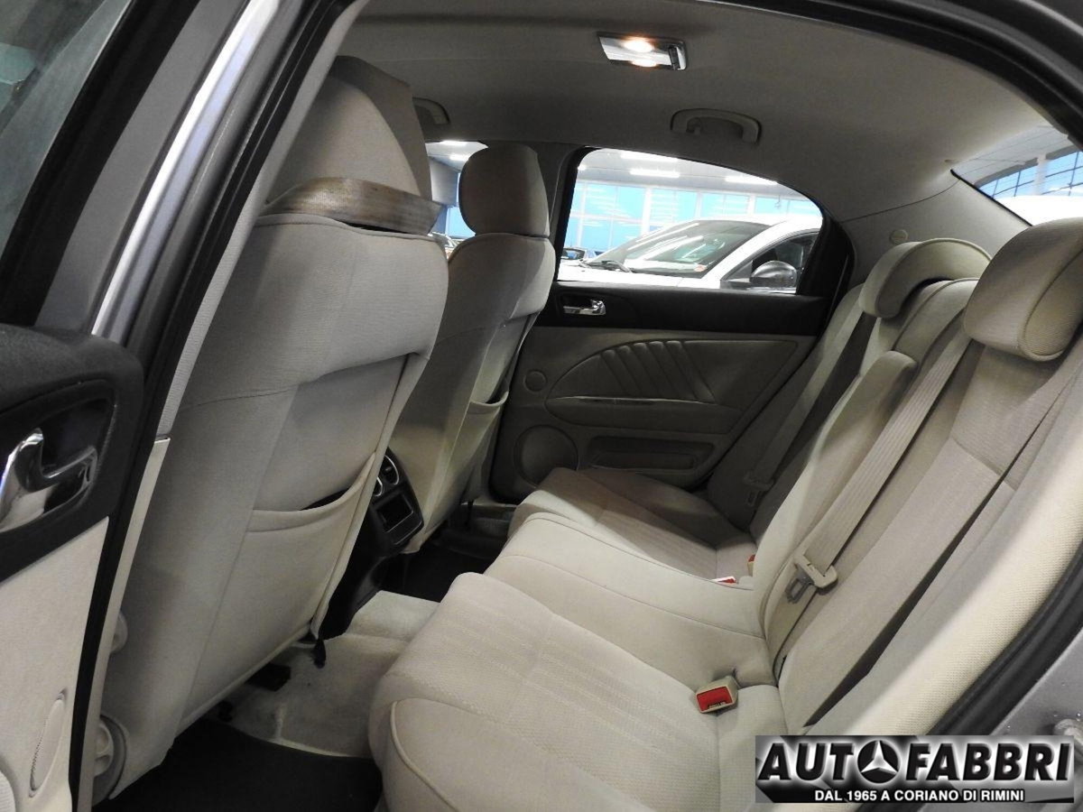 Alfa Romeo 159 1.9 JTS 16V Distinctive (16)