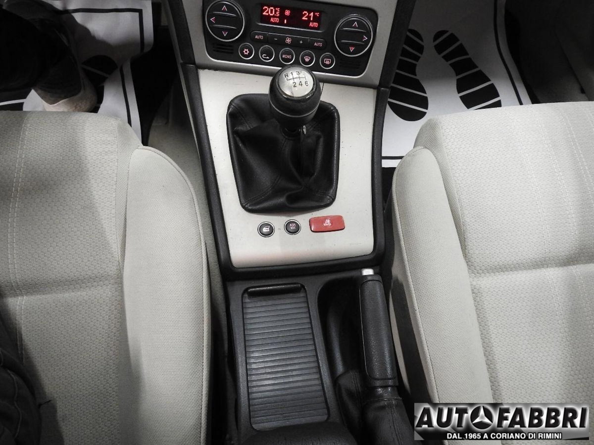 Alfa Romeo 159 1.9 JTS 16V Distinctive (17)