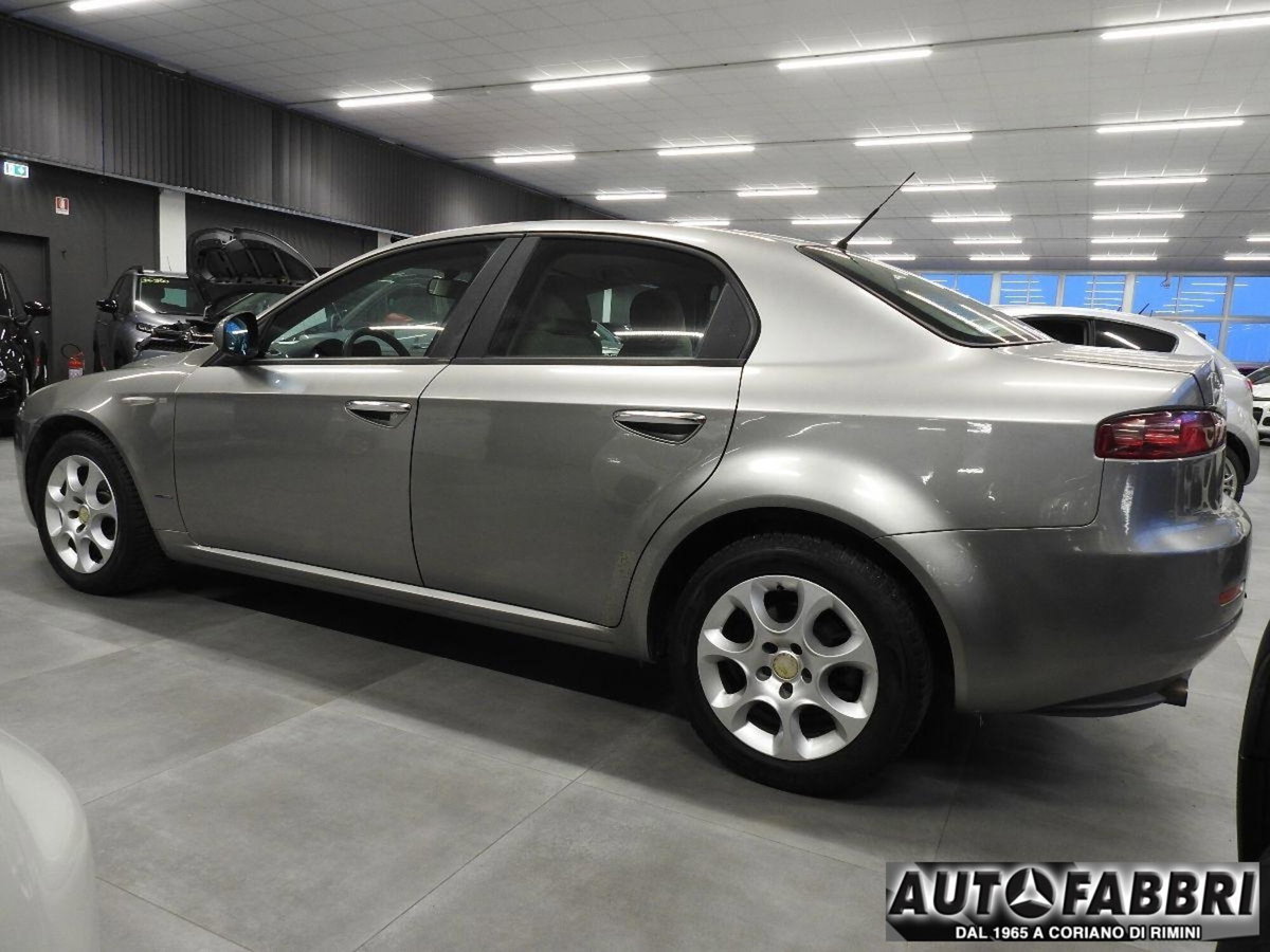 Alfa Romeo 159 1.9 JTS 16V Distinctive (2)
