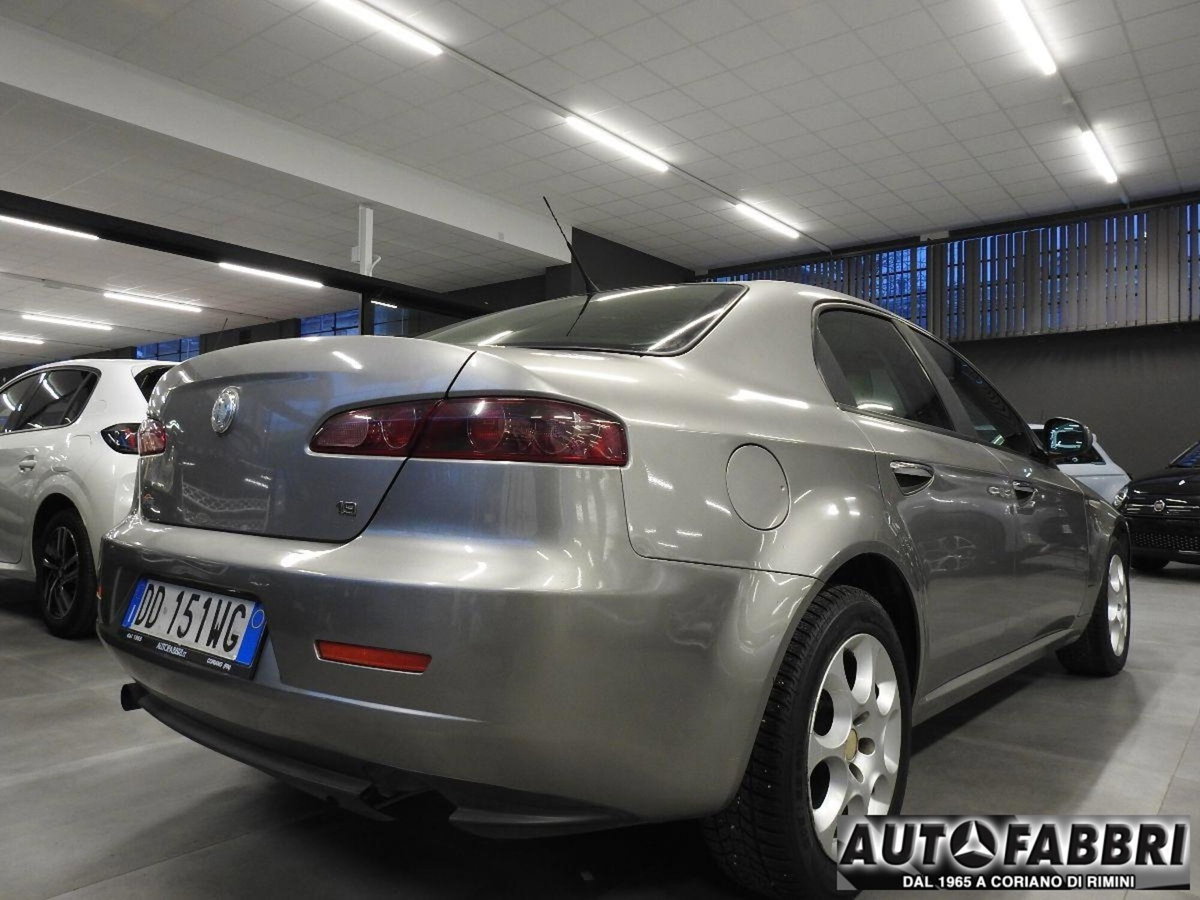 Alfa Romeo 159 1.9 JTS 16V Distinctive (4)