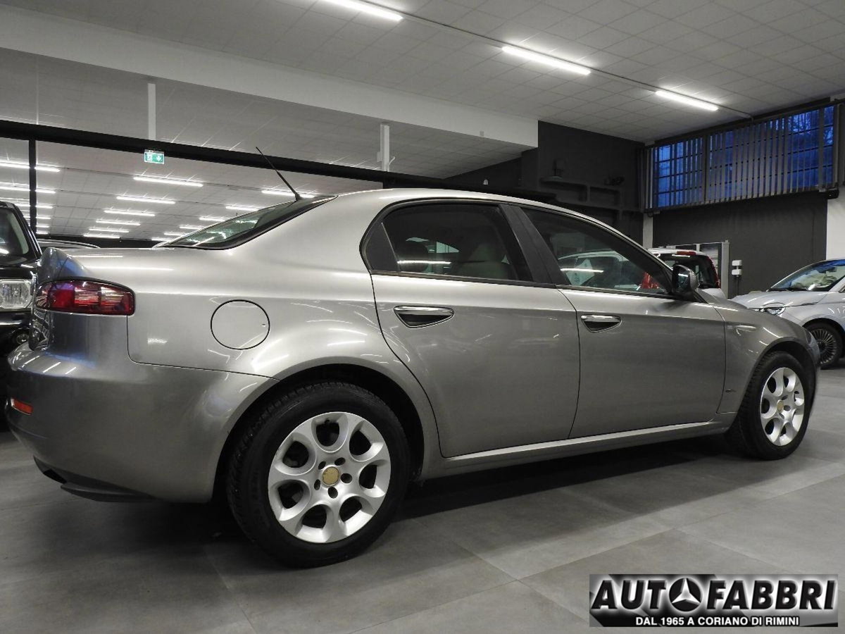 Alfa Romeo 159 1.9 JTS 16V Distinctive (5)