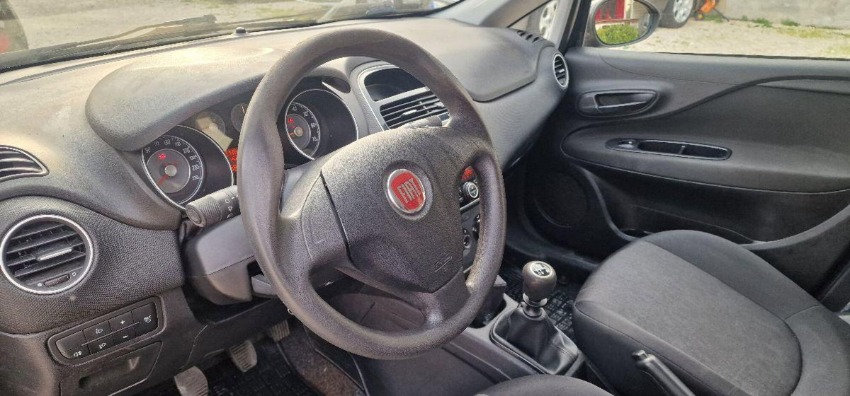 Fiat Punto 1.4 8V 5 porte Easypower Street (10)