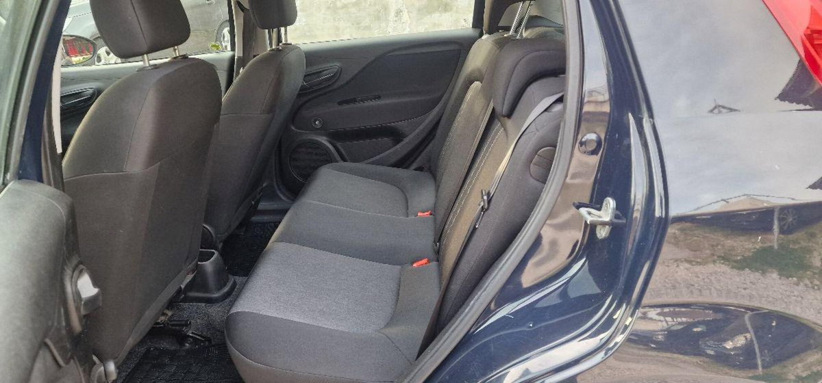 Fiat Punto 1.4 8V 5 porte Easypower Street (12)