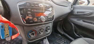 Fiat Punto 1.4 8V 5 porte Easypower Street (14)