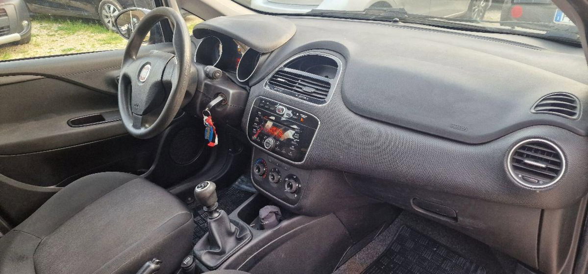 Fiat Punto 1.4 8V 5 porte Easypower Street (17)