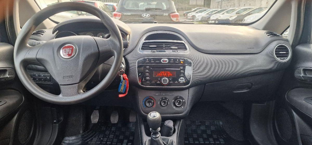 Fiat Punto 1.4 8V 5 porte Easypower Street (18)