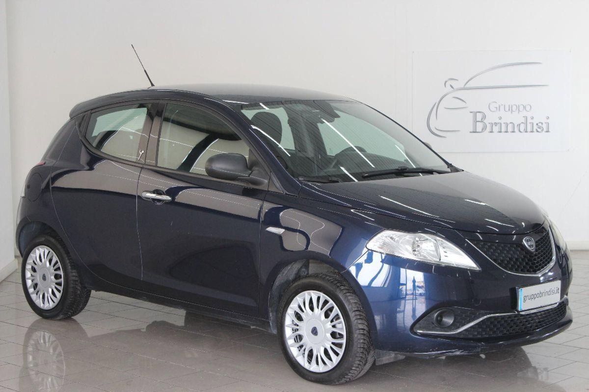 Lancia Ypsilon 1.2 69 CV 5 porte Silver