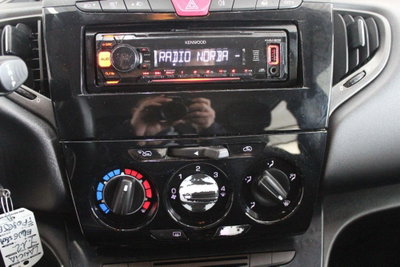 Lancia Ypsilon 1.2 69 CV 5 porte Silver (11)