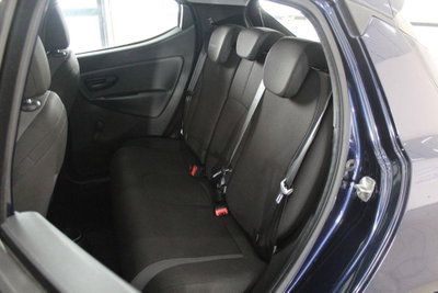 Lancia Ypsilon 1.2 69 CV 5 porte Silver (12)