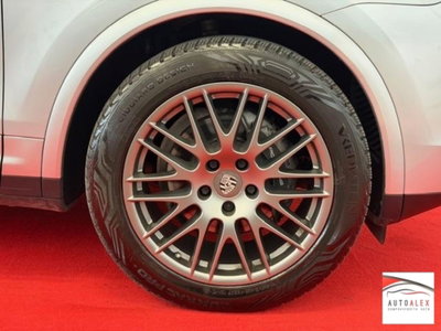 Porsche Cayenne 3.0 Diesel Platinum Edition (13)