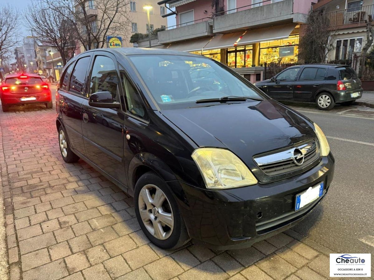 Opel Meriva 1.6 16V Cosmo (3)
