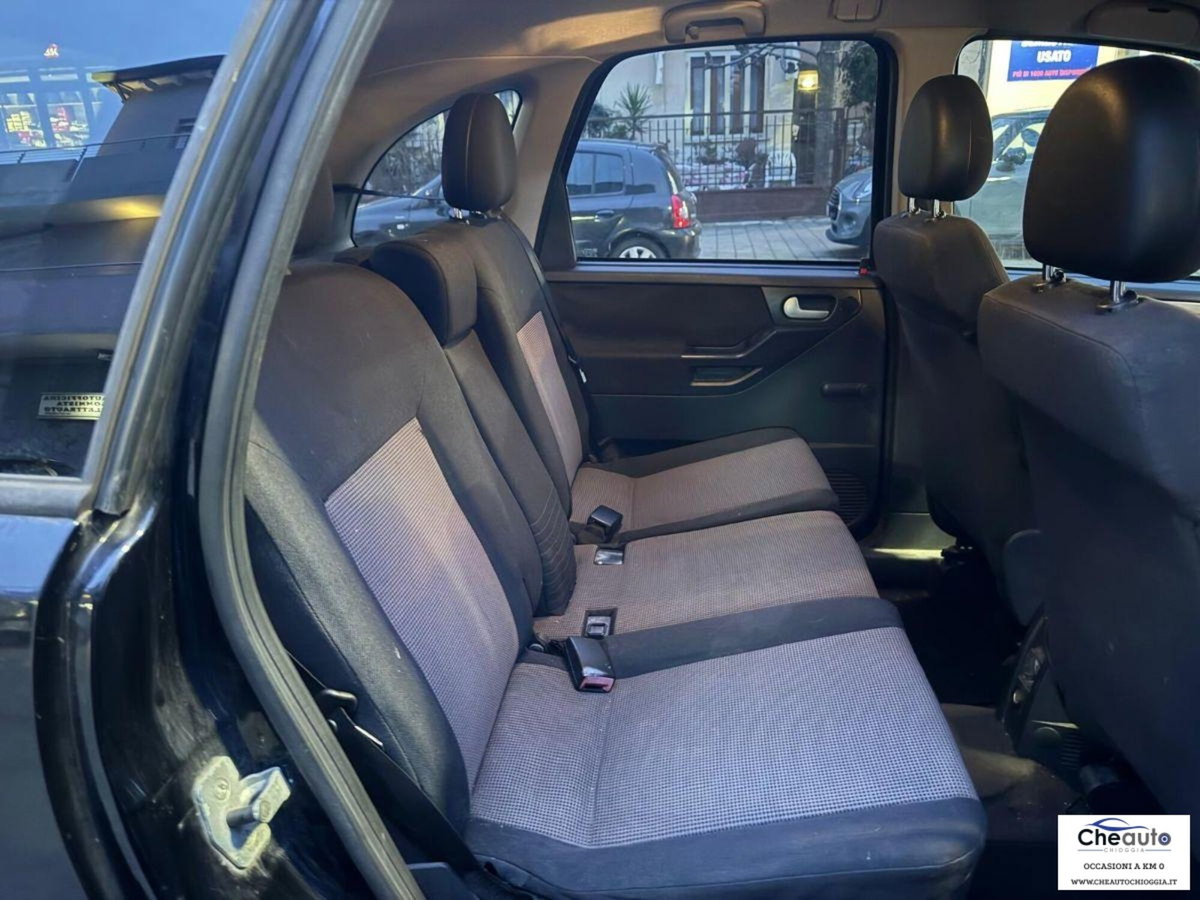 Opel Meriva 1.6 16V Cosmo (7)
