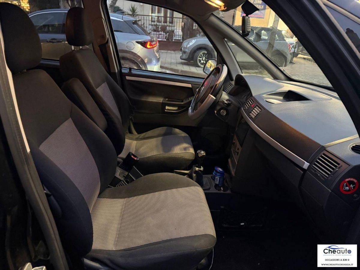 Opel Meriva 1.6 16V Cosmo (8)