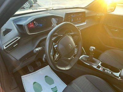 Peugeot 2008 PureTech 100 S&S Allure Pack (10)