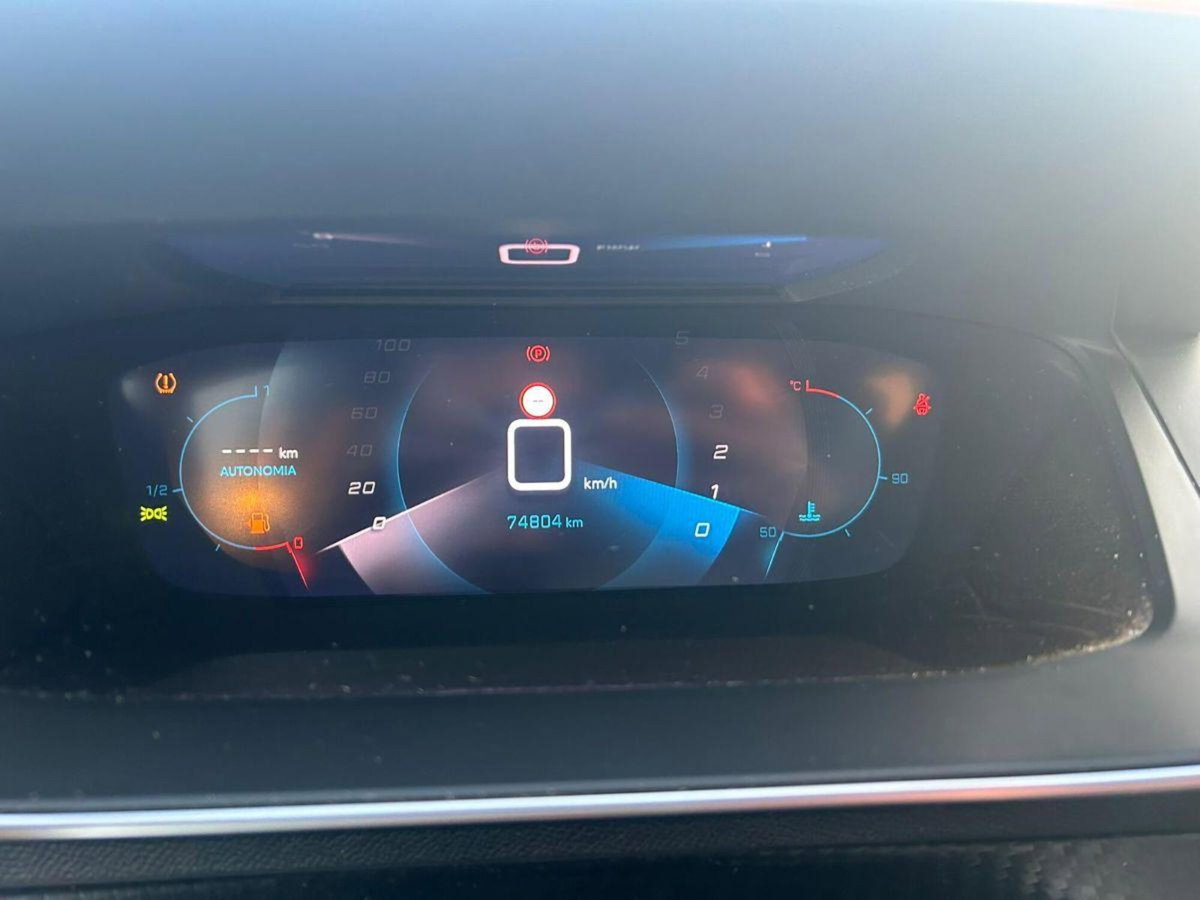 Peugeot 2008 PureTech 100 S&S Allure Pack (14)