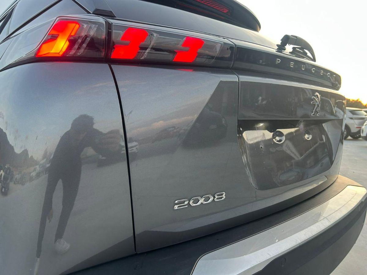 Peugeot 2008 PureTech 100 S&S Allure Pack (18)
