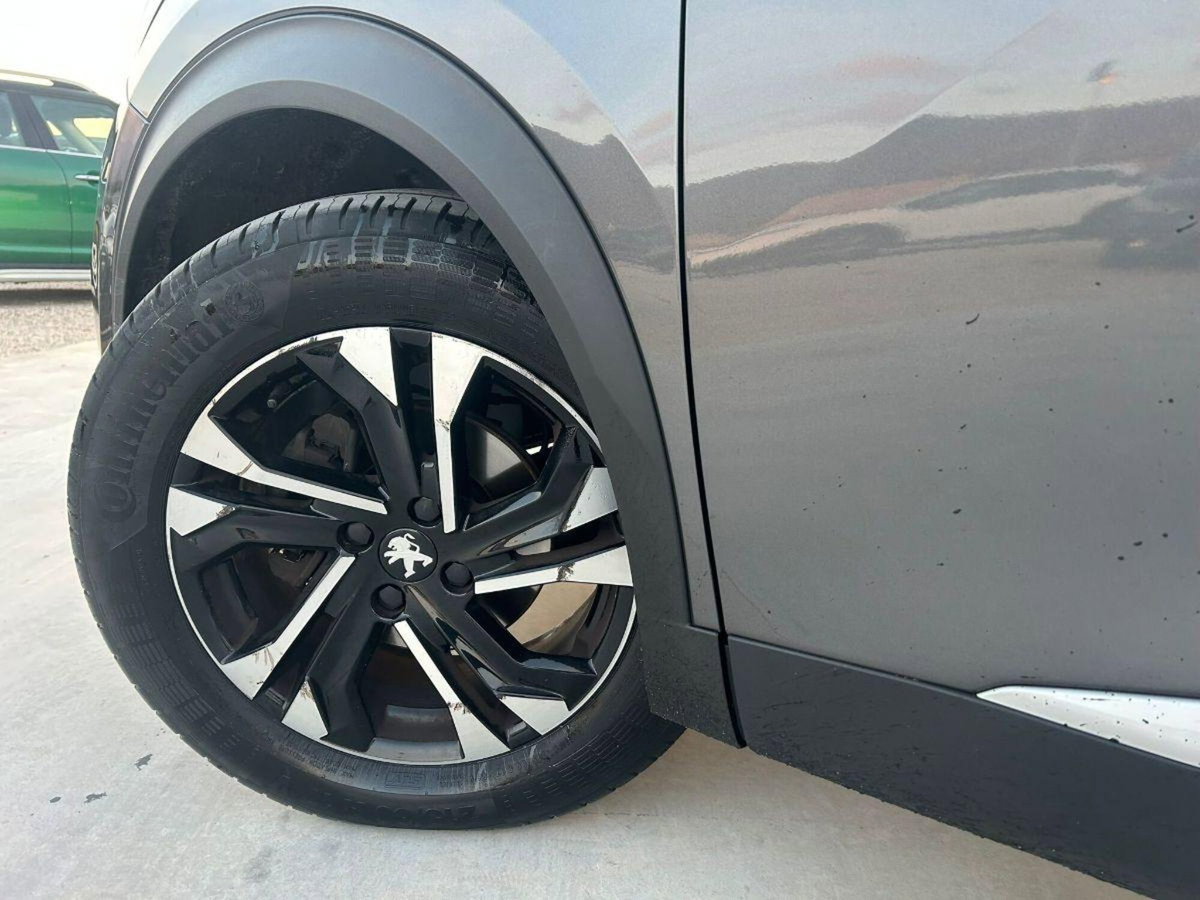 Peugeot 2008 PureTech 100 S&S Allure Pack (19)