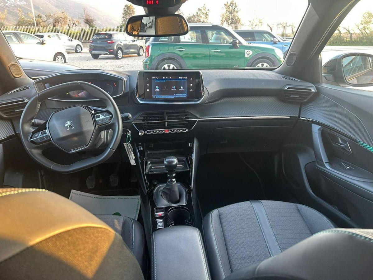 Peugeot 2008 PureTech 100 S&S Allure Pack (7)