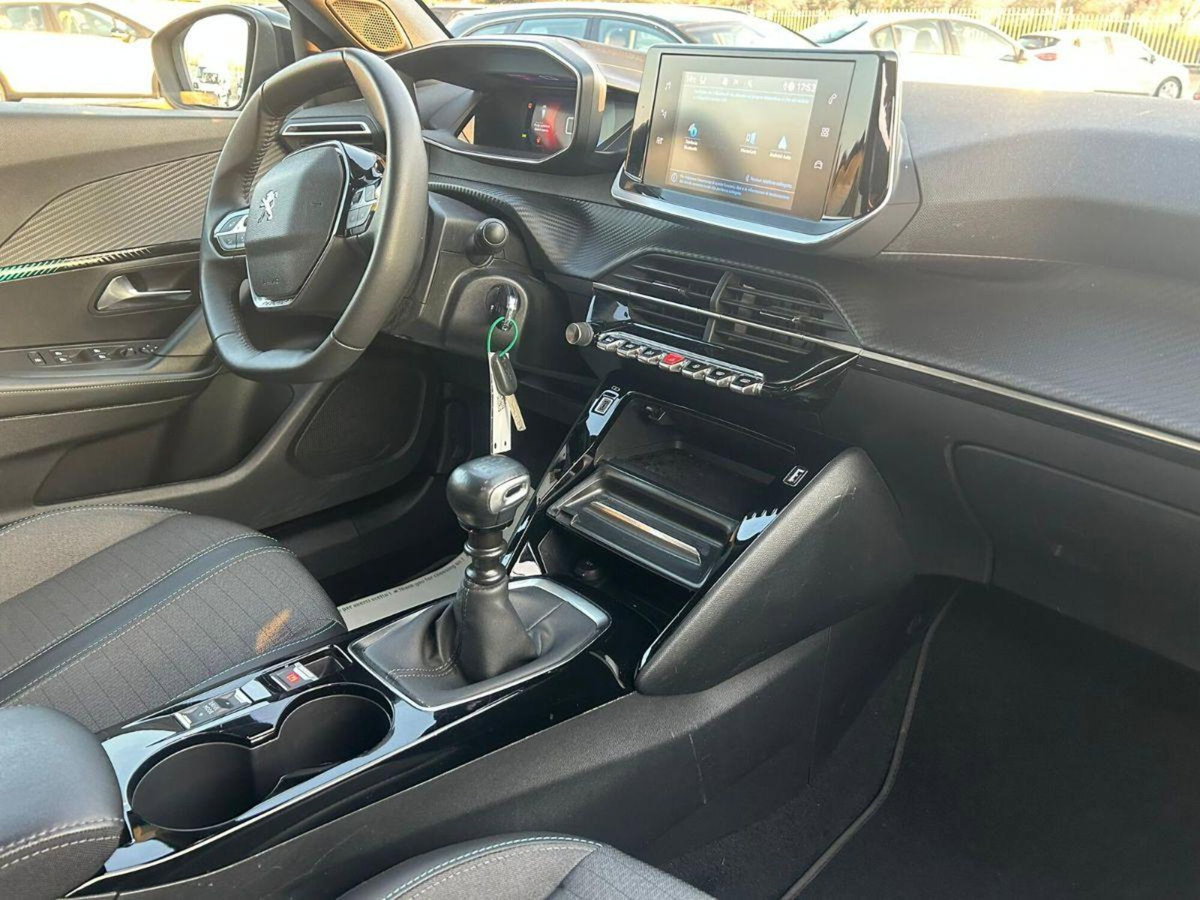 Peugeot 2008 PureTech 100 S&S Allure Pack (8)