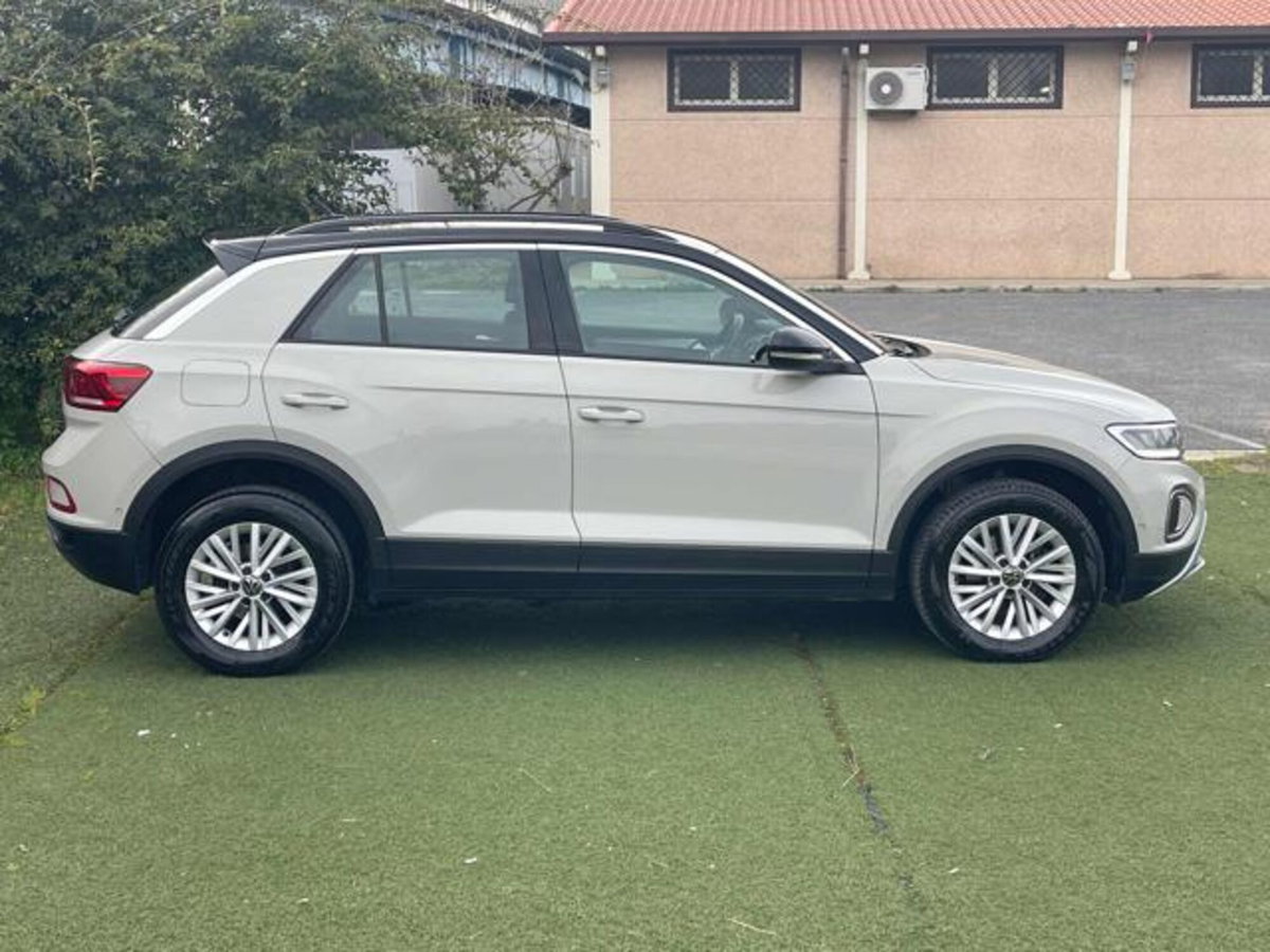 Volkswagen T-Roc 1.0 tsi Life 115cv (10)