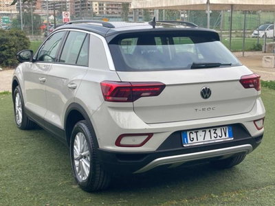 Volkswagen T-Roc 1.0 tsi Life 115cv (11)