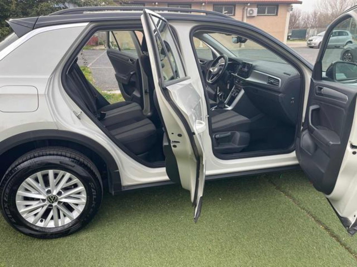 Volkswagen T-Roc 1.0 tsi Life 115cv (13)