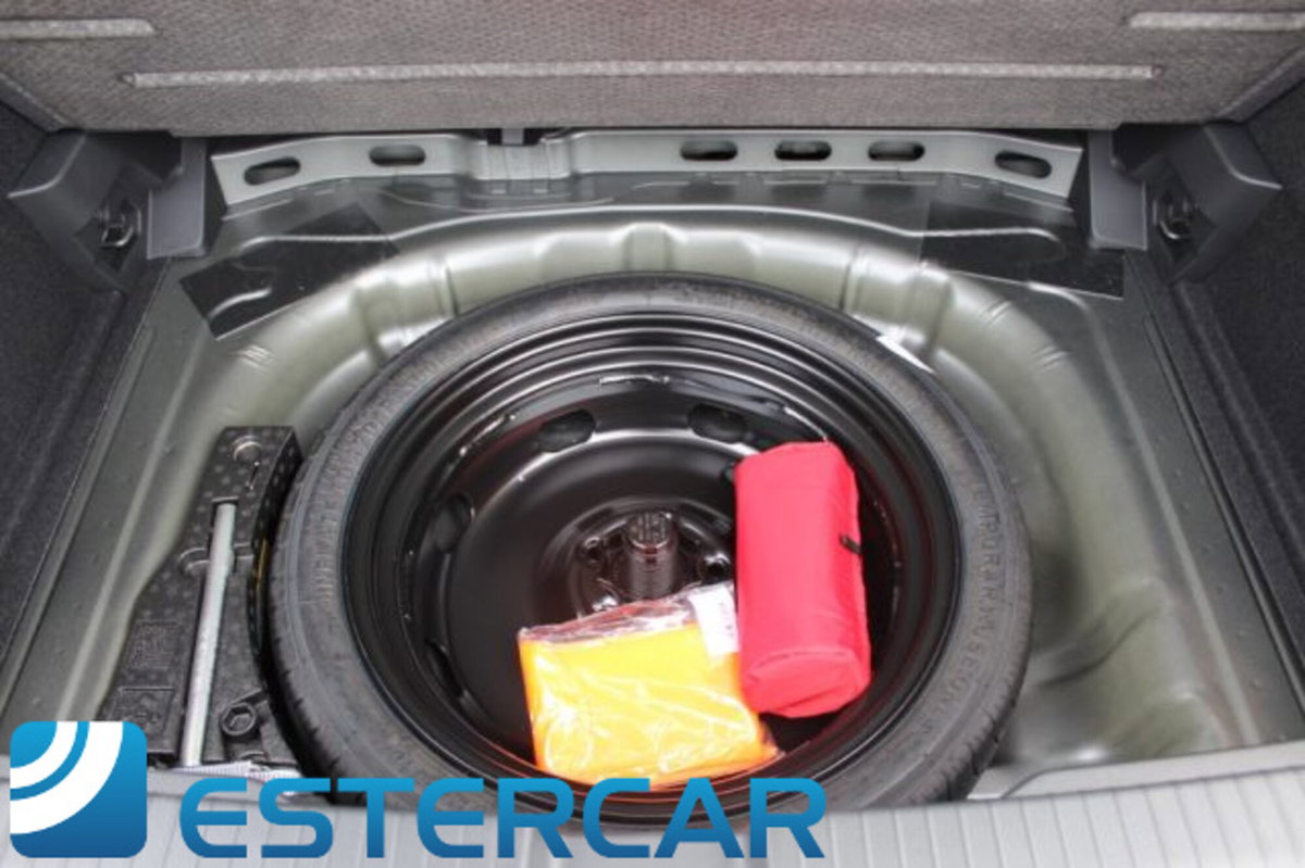 Volkswagen T-Roc 2.0 tdi R-Line 115cv (8)