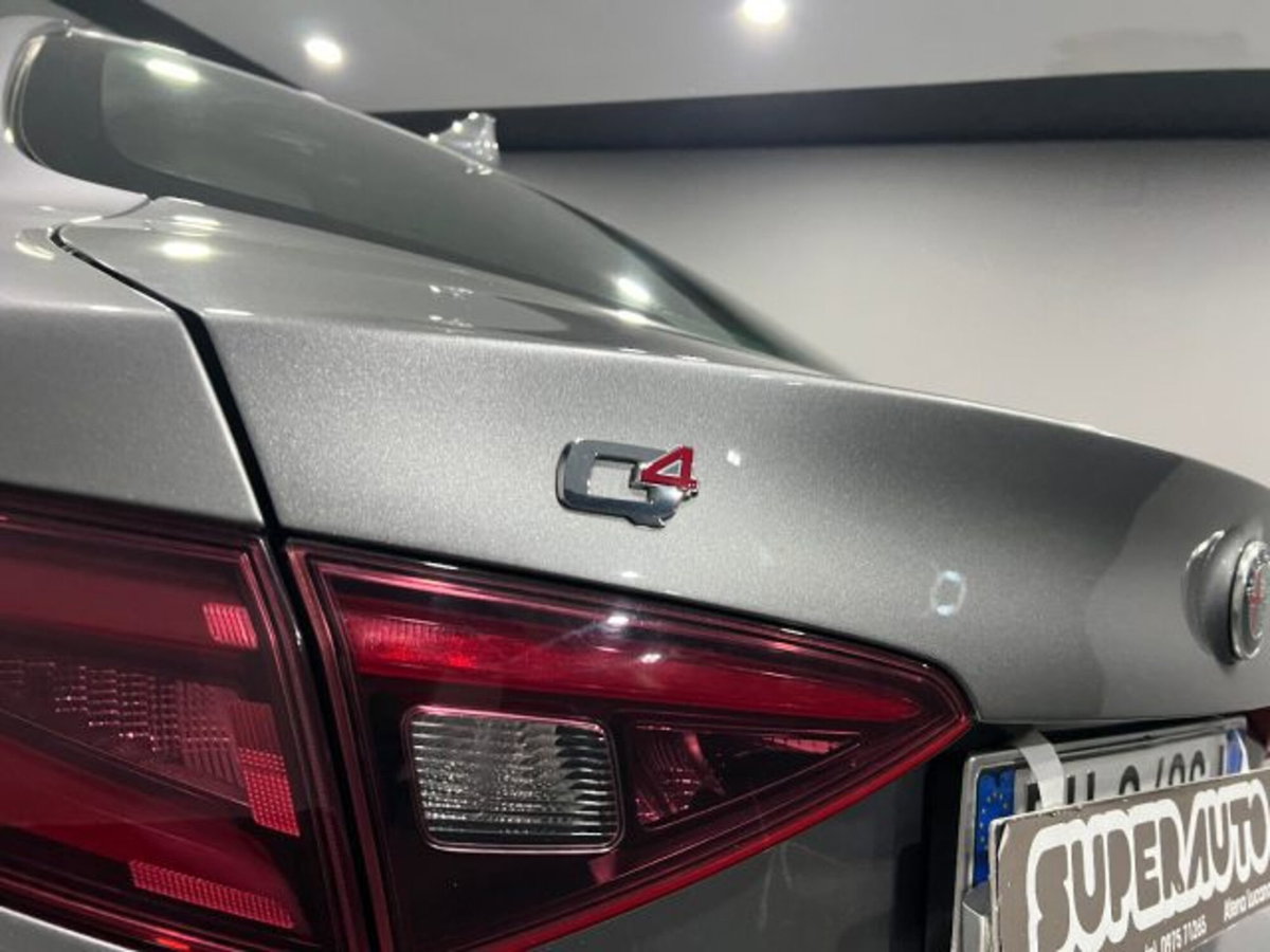 Alfa Romeo Giulia 2.2 Turbodiesel 210 CV AT8 AWD Q4 Veloce (15)
