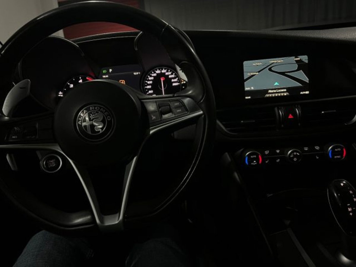 Alfa Romeo Giulia 2.2 Turbodiesel 210 CV AT8 AWD Q4 Veloce (8)