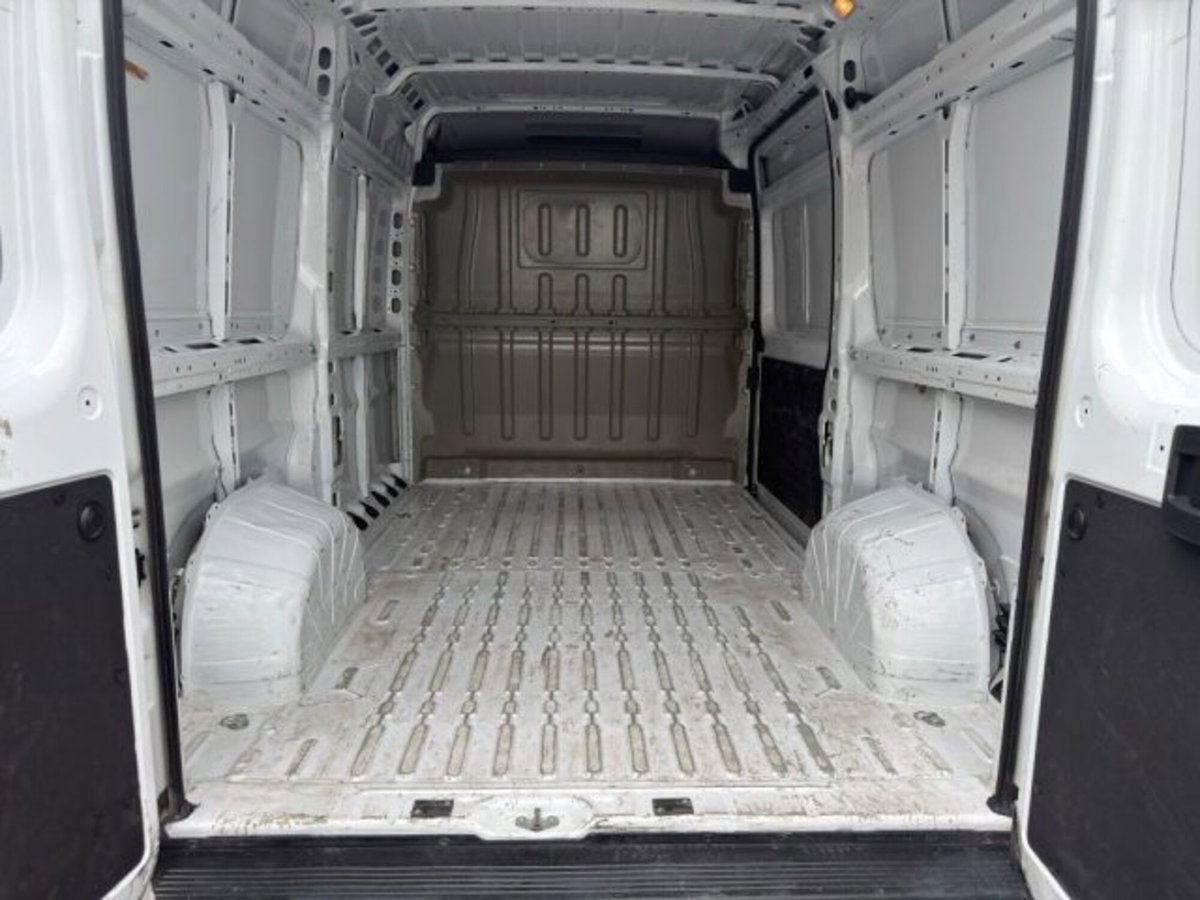 Peugeot Boxer Furgone Heavy 35 L2H2 2.2 diesel 140cv S&S (9)