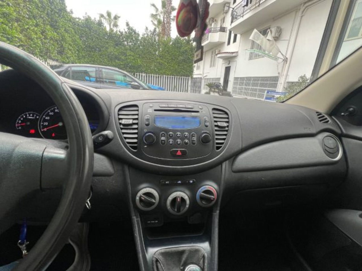 Hyundai i10 1.1 12V BlueDrive GPL Sound Edition (12)