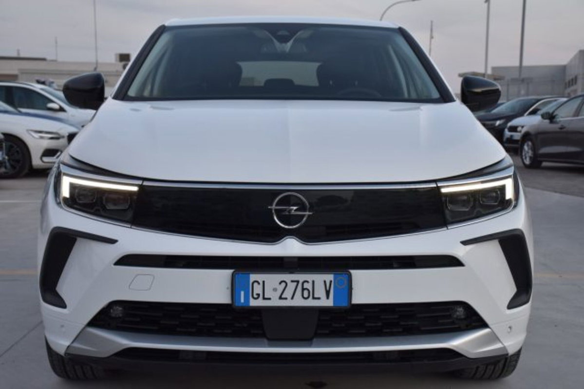 Opel Grandland 1.5 diesel Ecotec aut. Business Elegance (2)
