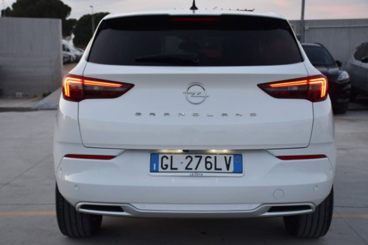 Opel Grandland 1.5 diesel Ecotec aut. Business Elegance (5)