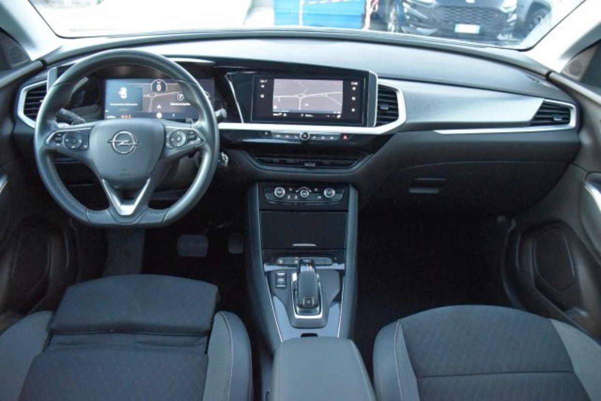 Opel Grandland 1.5 diesel Ecotec aut. Business Elegance (7)